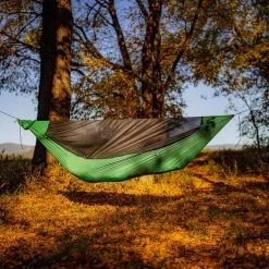 Budget ✔️ Ticket to the Moon Pro Hamac avec moustiquaire zippée et ridgeline UHMPE, vert 🛒 11 Budget ✔️ Ticket to the Moon Pro Hamac avec moustiquaire zippée et ridgeline UHMPE, vert 🛒 -Meubles de camping Soldes ticket to the moon pro hammock incl zipable mosquito net and uhmpe ridgeline green 6